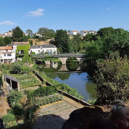 Gîte Le Haut du Pavé 3 à 7 chambres 6 à 14 couchages, 3 min du Puy du Fou Les Épesses Esterno foto