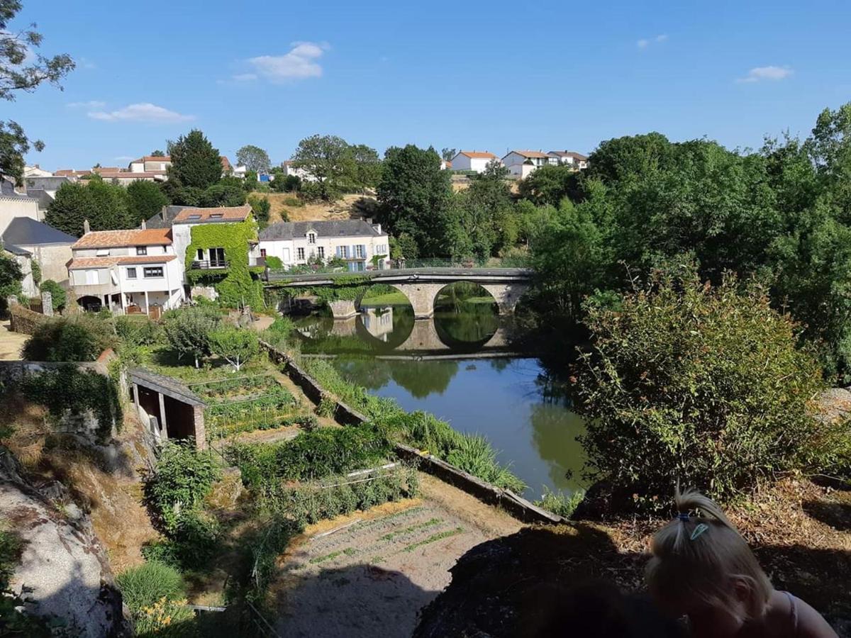 Gîte Le Haut du Pavé 3 à 7 chambres 6 à 14 couchages, 3 min du Puy du Fou Les Épesses Esterno foto