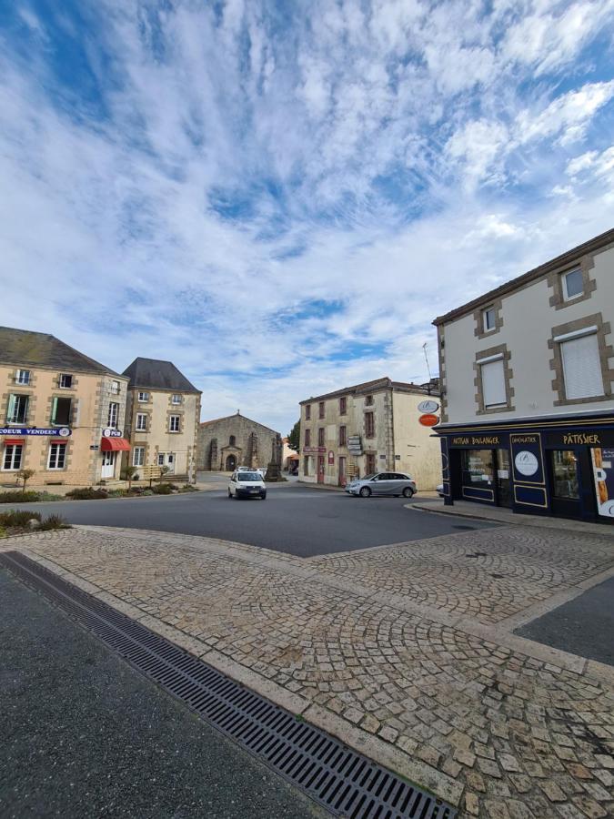 Gîte Le Haut du Pavé 3 à 7 chambres 6 à 14 couchages, 3 min du Puy du Fou Les Épesses Esterno foto